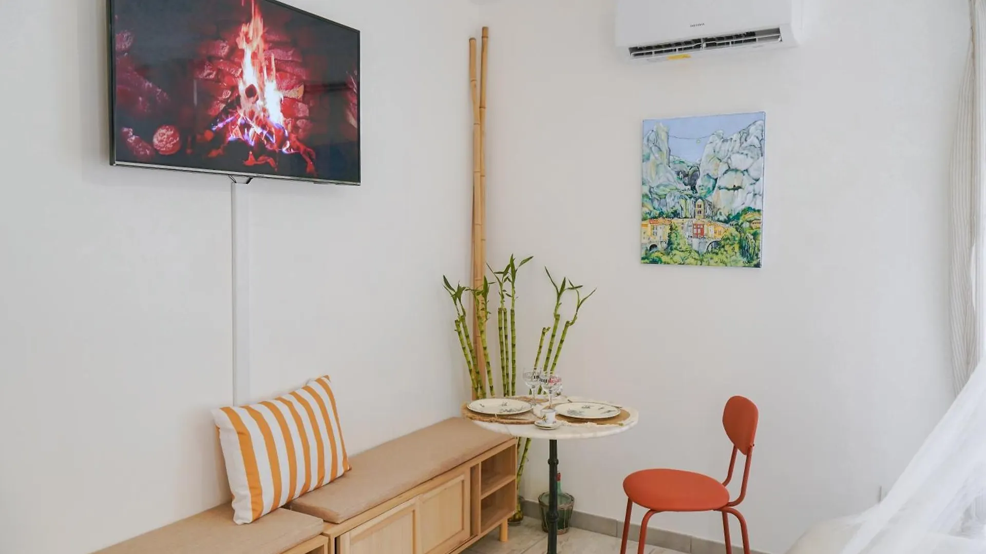 Apartment Studio Charmant A Moustiers Au Coeur Du Village Frankreich