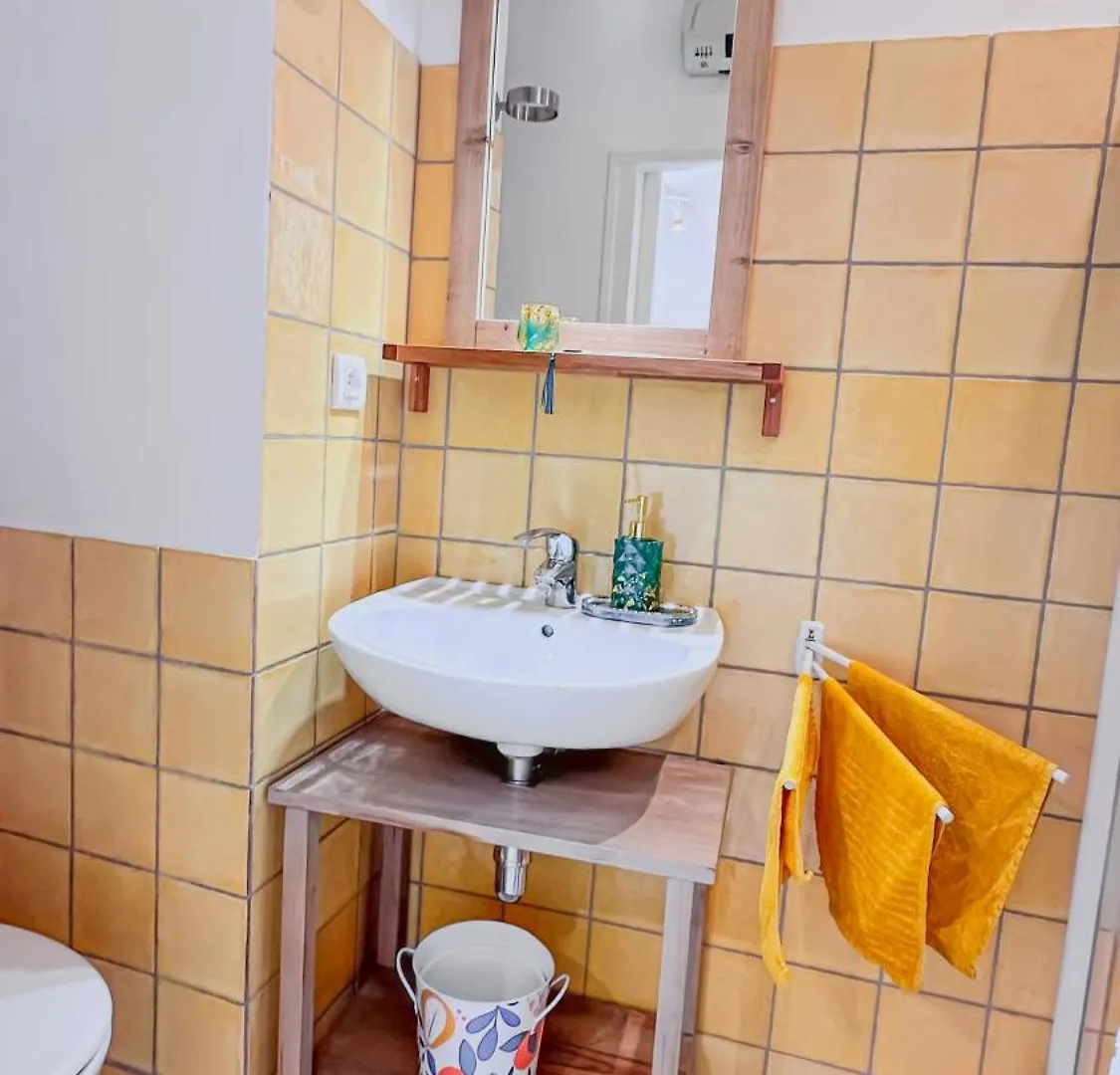 Apartment Studio Charmant A Moustiers Au Coeur Du Village